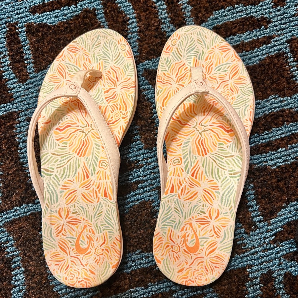 Olukai Sandals 6.5